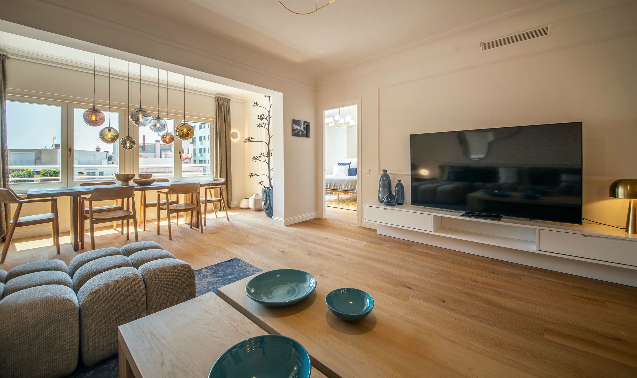 Suite Alba living and dining room with south-facing windows