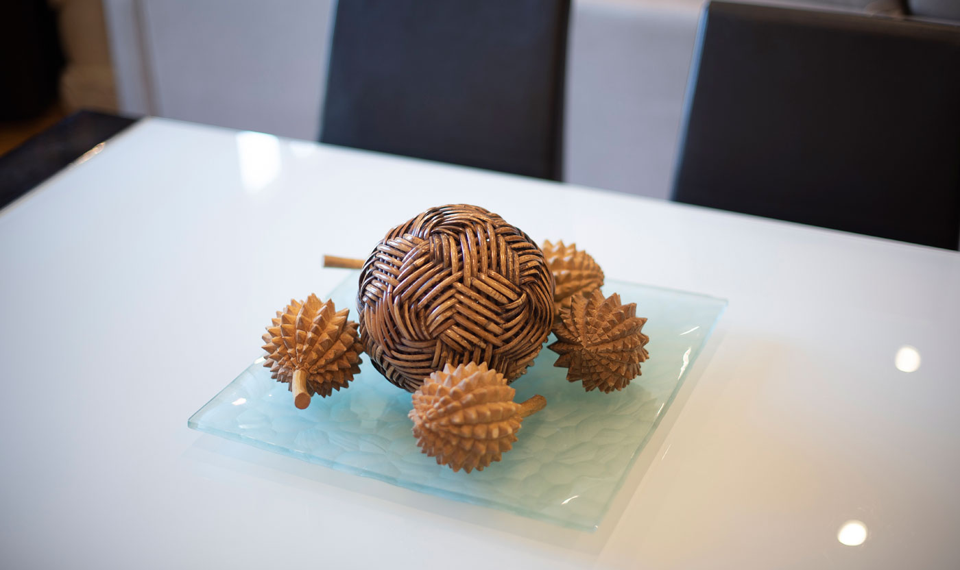Decorative centrepiece on the Suite Sagrada dining table