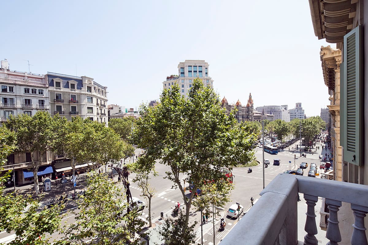 Suite Sagrada balcony view toward Pla&ccedil;a de Catalunya