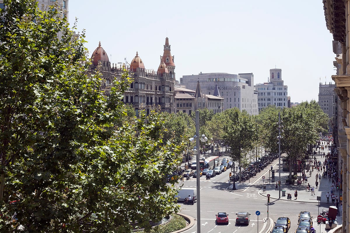 Passeig de Gr&agrave;cia and Pla&ccedil;a de Catalunya seen from Suite Sagrada